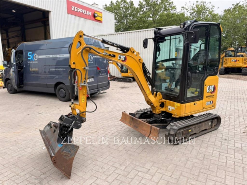 Pelle sur chenilles Caterpillar 301.8-05A — occasion 2022, 939 h