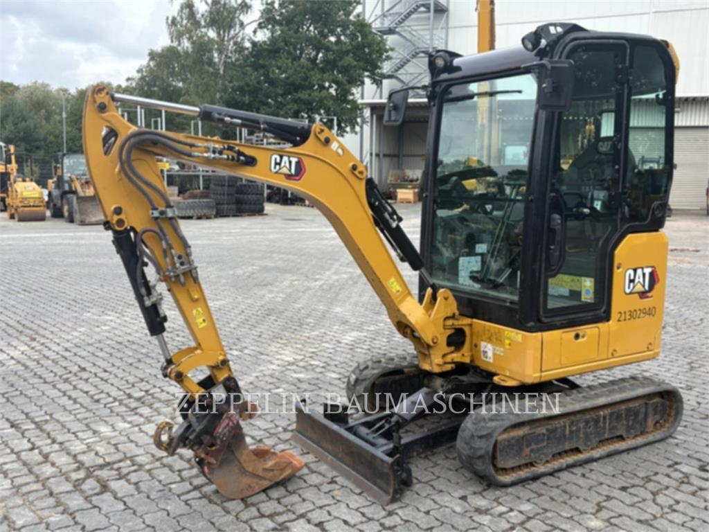 Pelle sur chenilles Caterpillar 301.8-05A — occasion 2021, 1 200 h