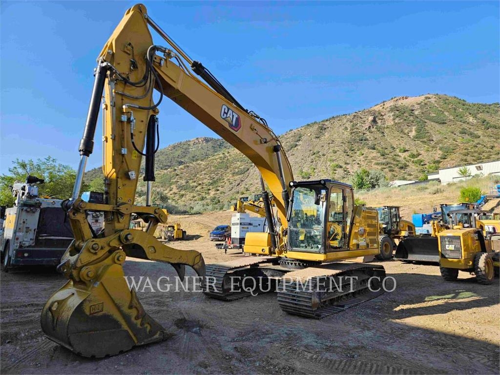 Pelle sur chenilles Caterpillar 323 — occasion 2023, 2 132 h