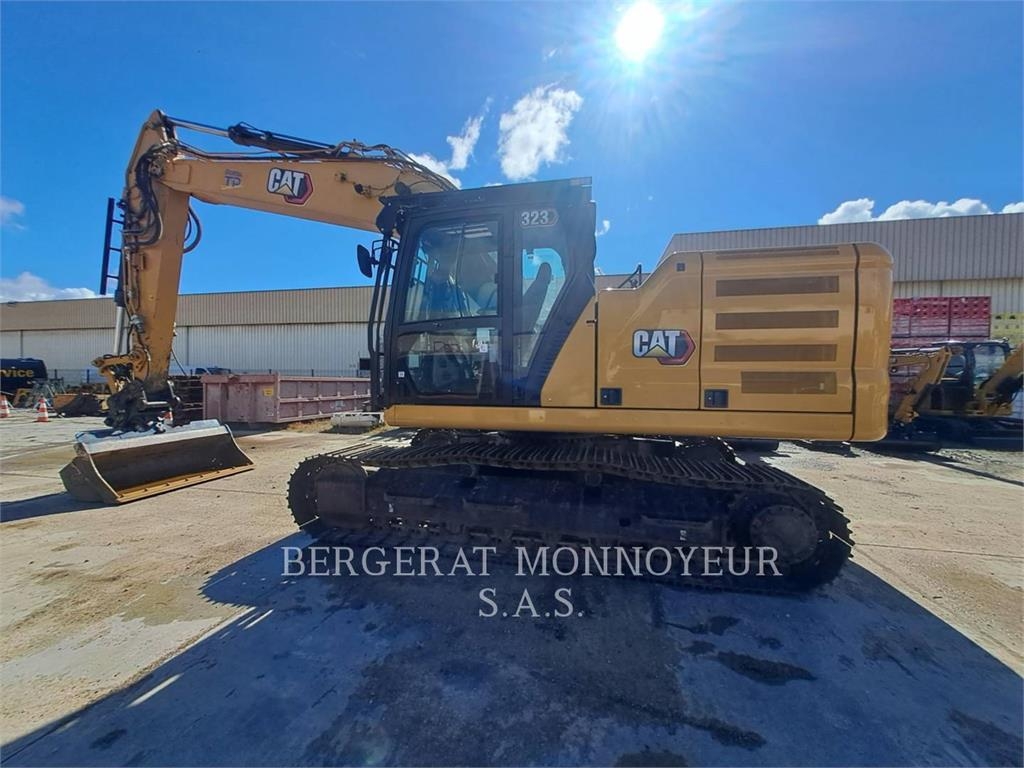 CAT 323
