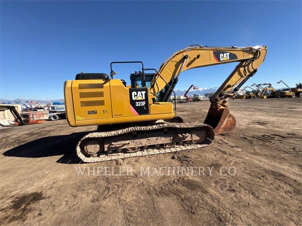 Pelle sur chenilles Caterpillar 323F L CF — occasion 2015, 10 280 h