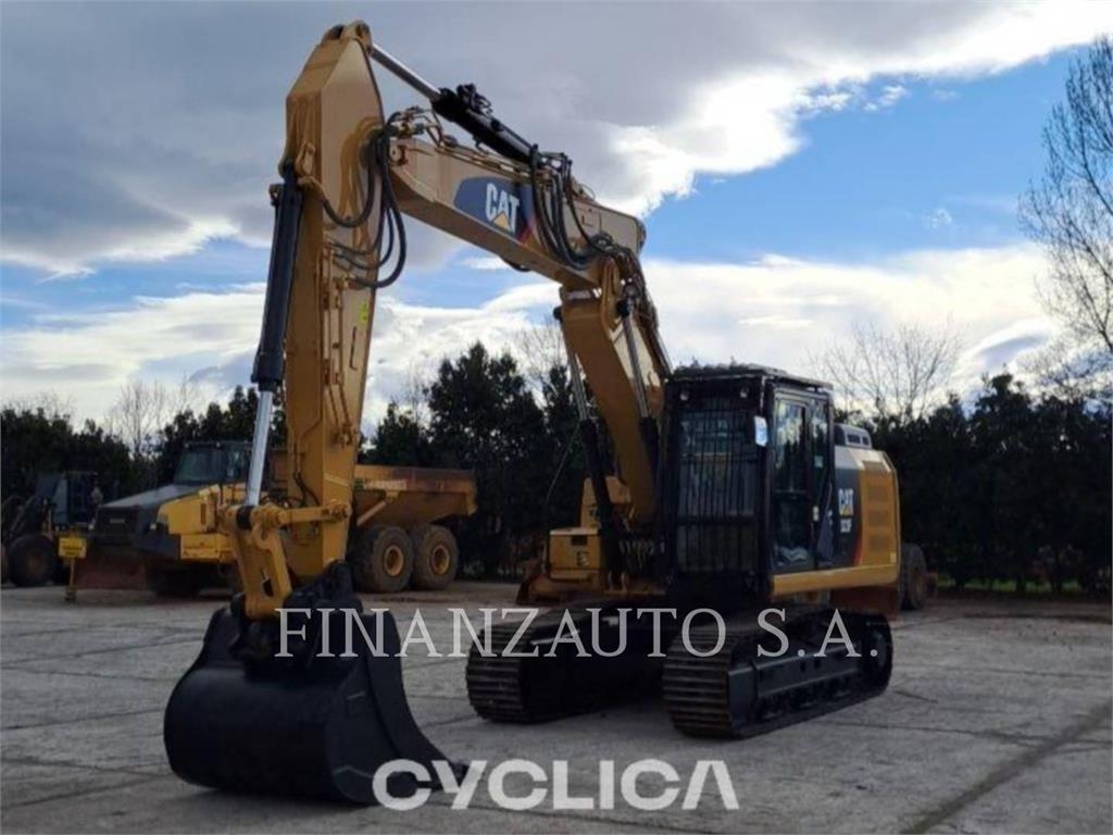 CAT 323F SA