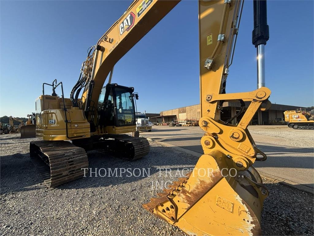 Pelle sur chenilles Caterpillar 325 — occasion 2025, 268 h