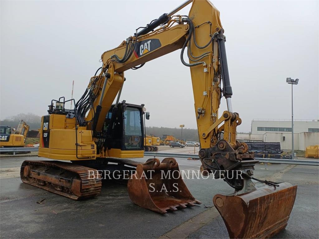CAT 325F CR