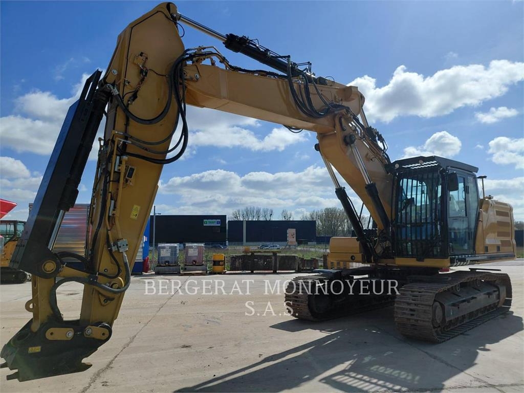 CAT 330