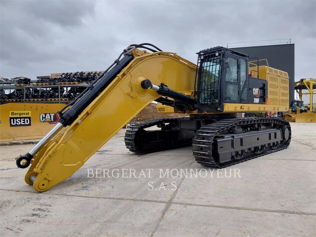 CAT 390F