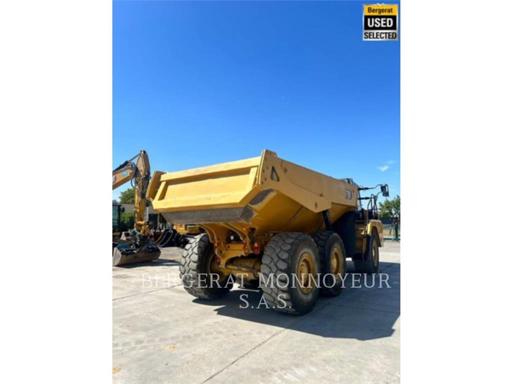 Tombereau articulé Caterpillar 730 — occasion 2022, 3 443 h
