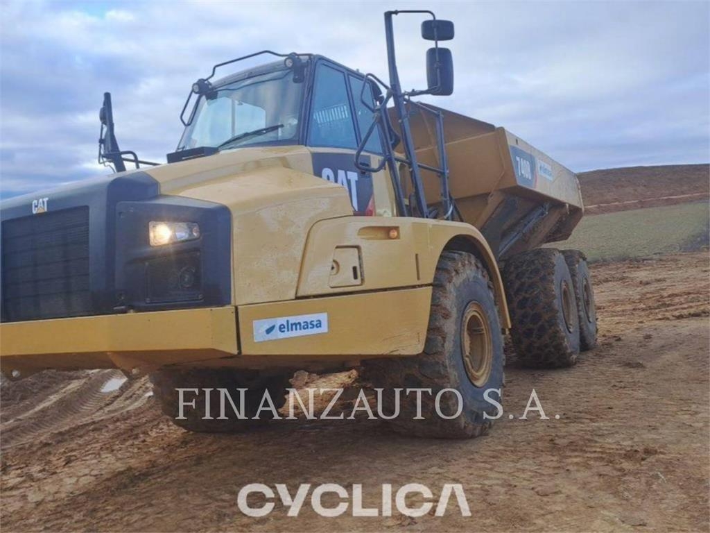 CAT 740B