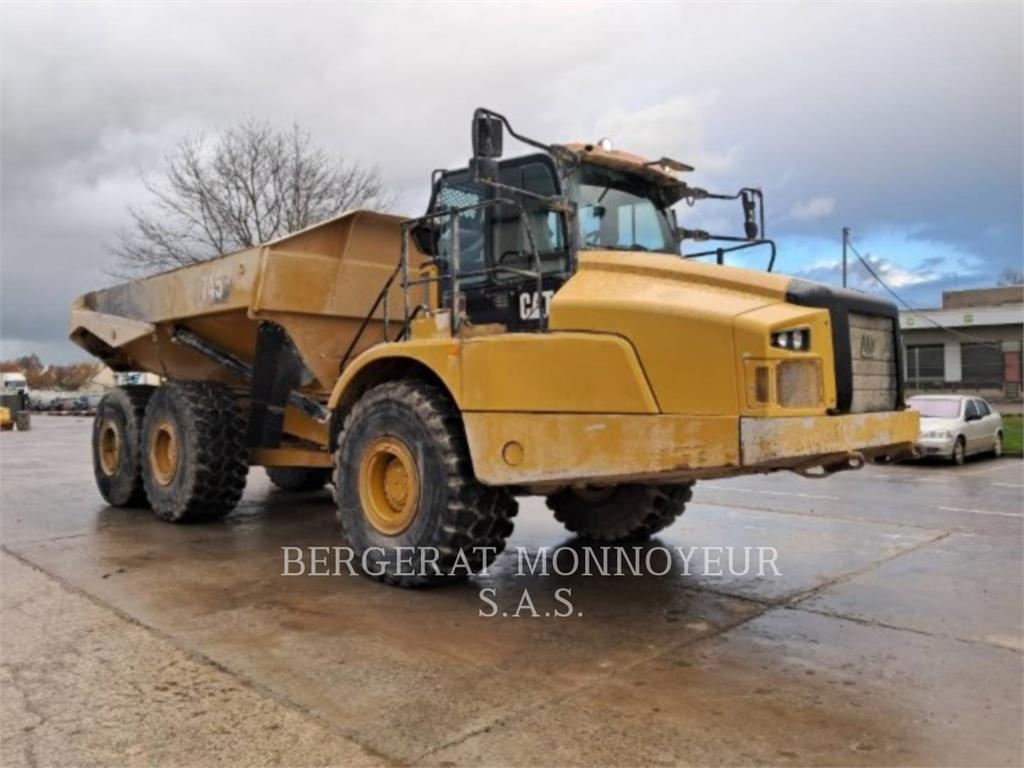CAT 745