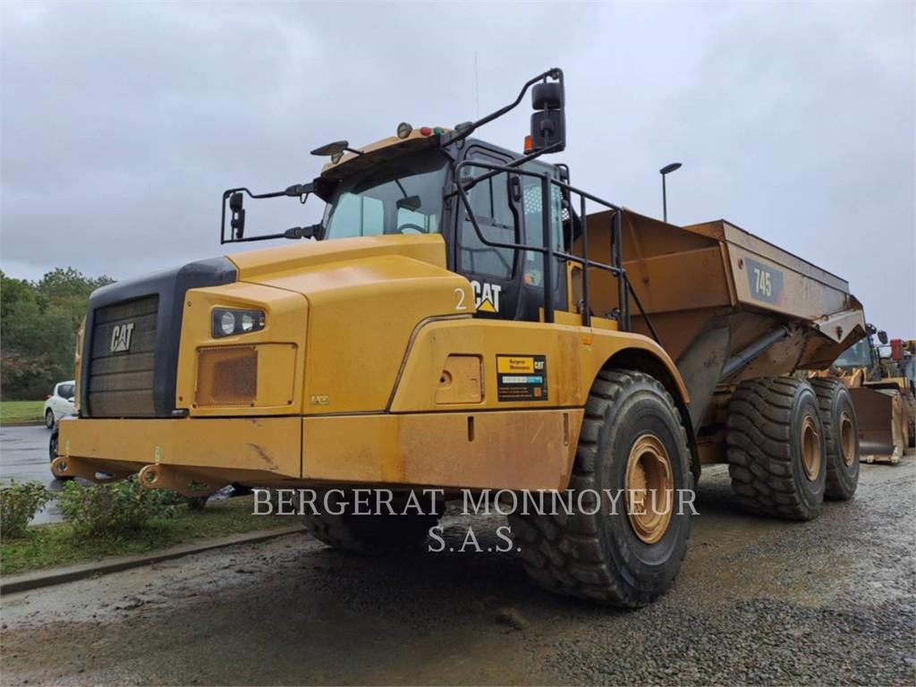 CAT 745