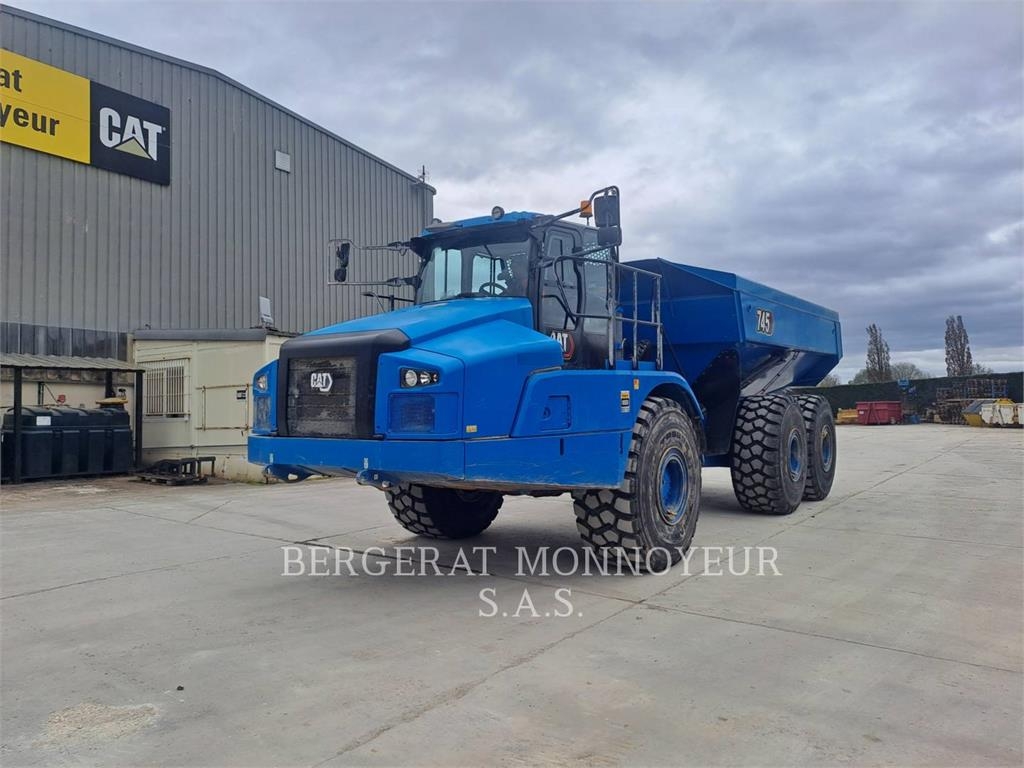 CAT 745