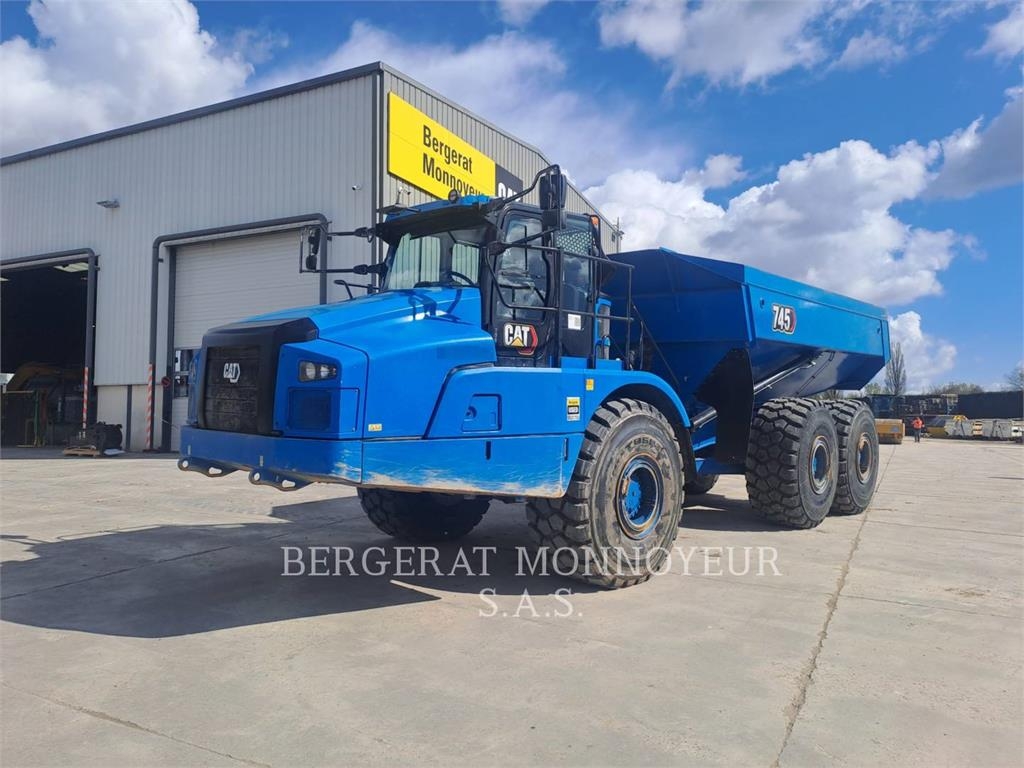 CAT 745