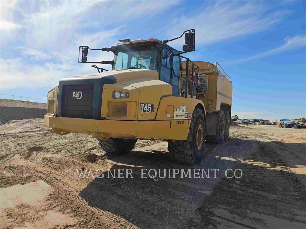 Camion citerne Caterpillar 745 WT — occasion 2023, 3 617 h