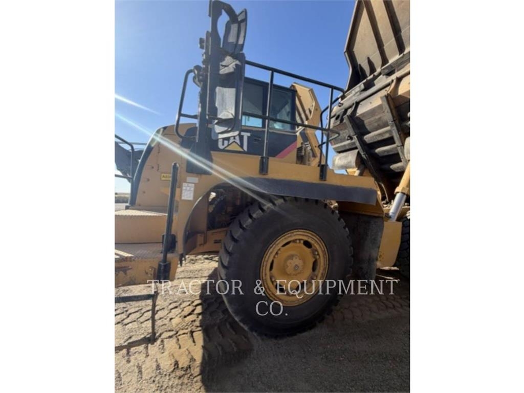 Tombereau articulé Caterpillar 770 — occasion 2008, 9 650 h