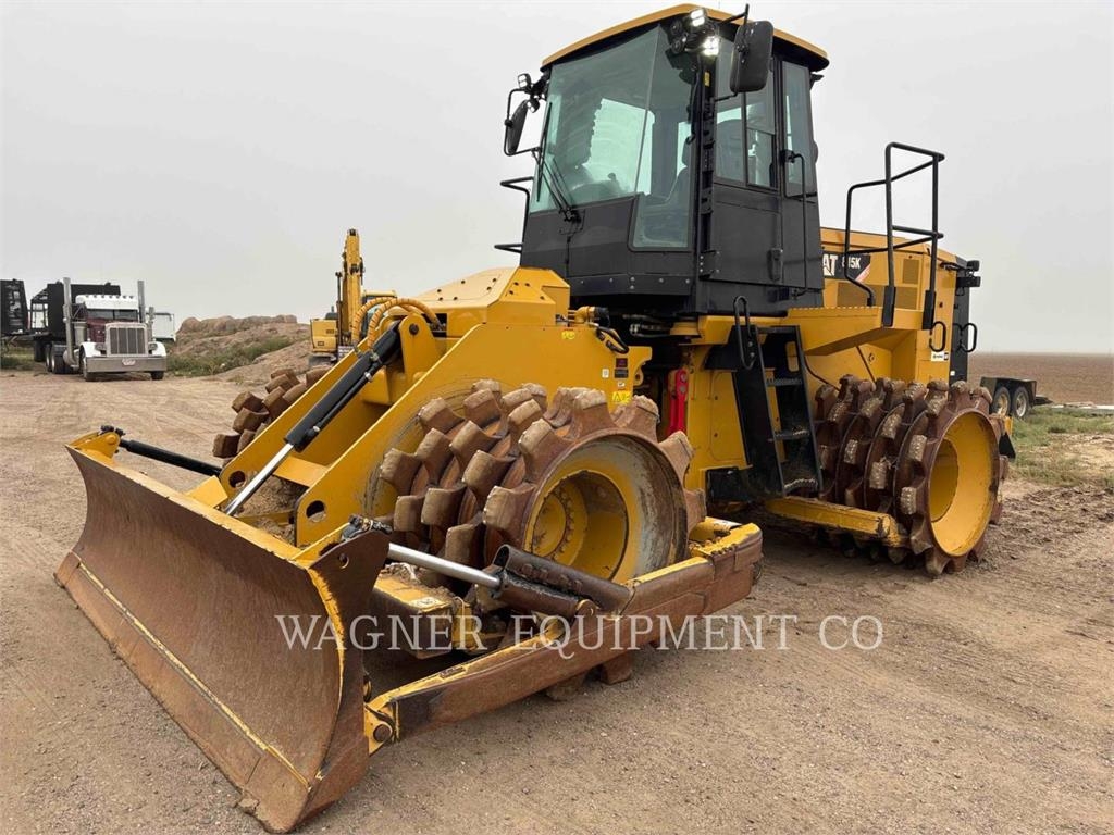 Chargeuse sur pneus Caterpillar 815K — occasion 2017, 11 008 h