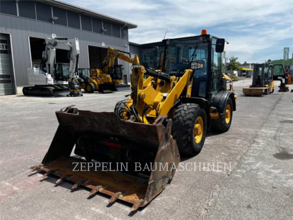 Chargeuse sur pneus Caterpillar 906H — occasion 2010, 7 250 h