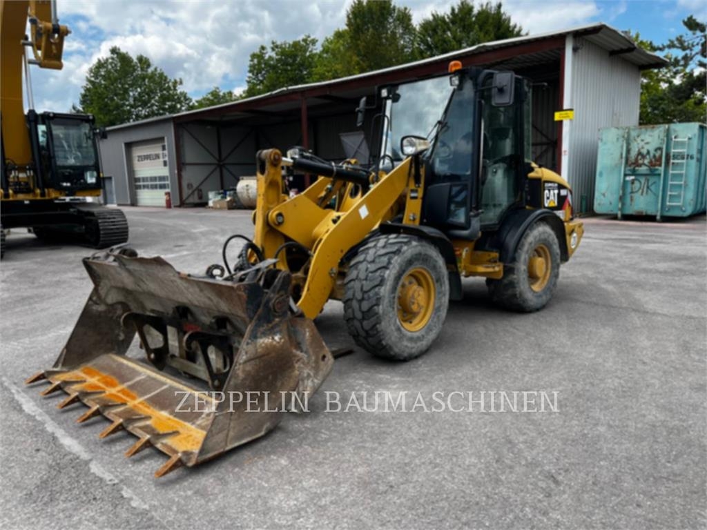 Chargeuse sur pneus Caterpillar 906H — occasion 2010, 6 543 h
