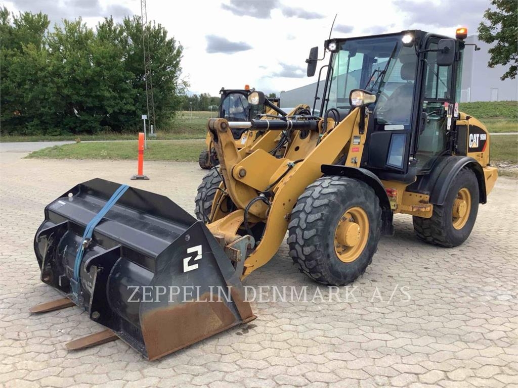 Chargeuse sur pneus Caterpillar 906M — occasion 2016, 2 579 h