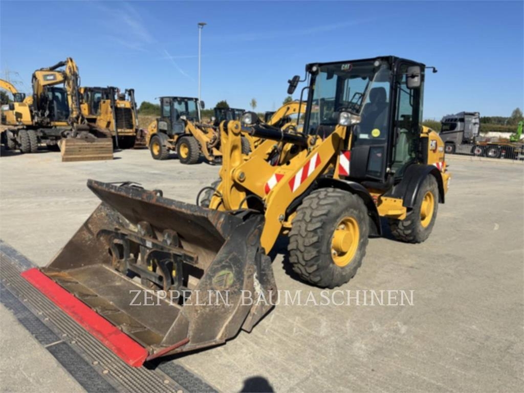 Chargeuse sur pneus Caterpillar 906M — occasion 2021, 991 h