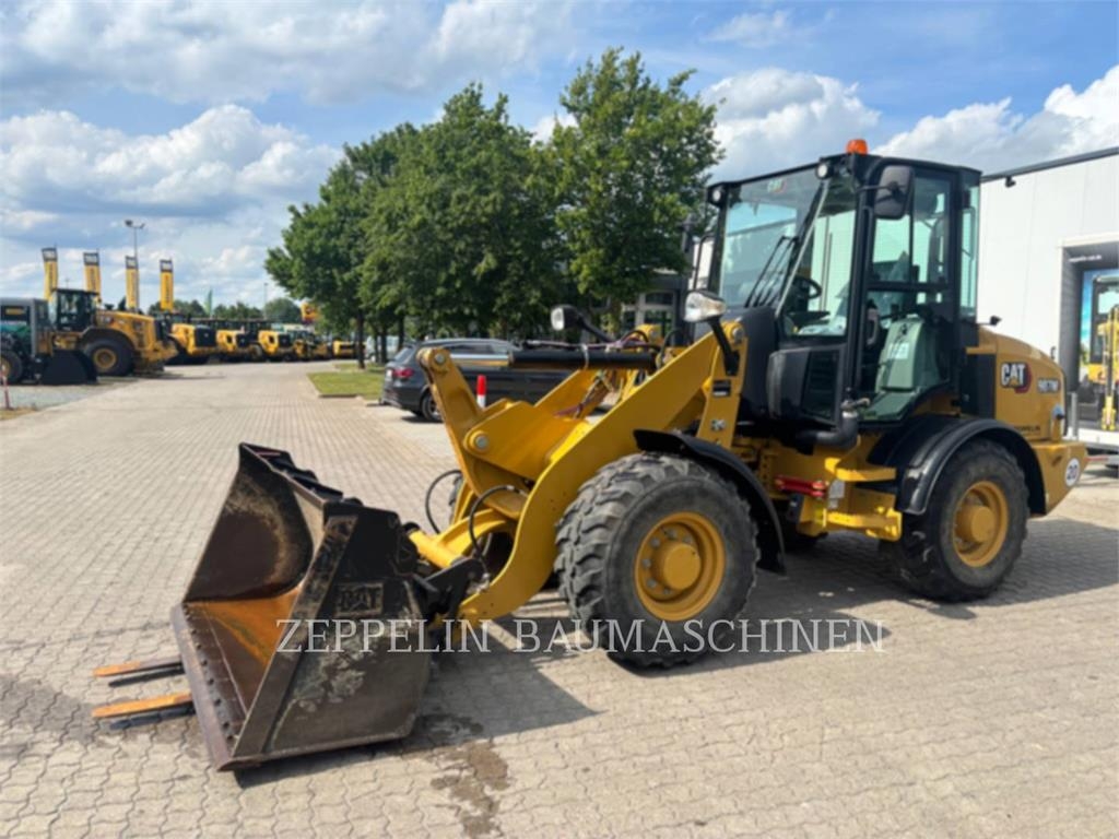 Chargeuse sur pneus Caterpillar 907M — occasion 2021, 917 h