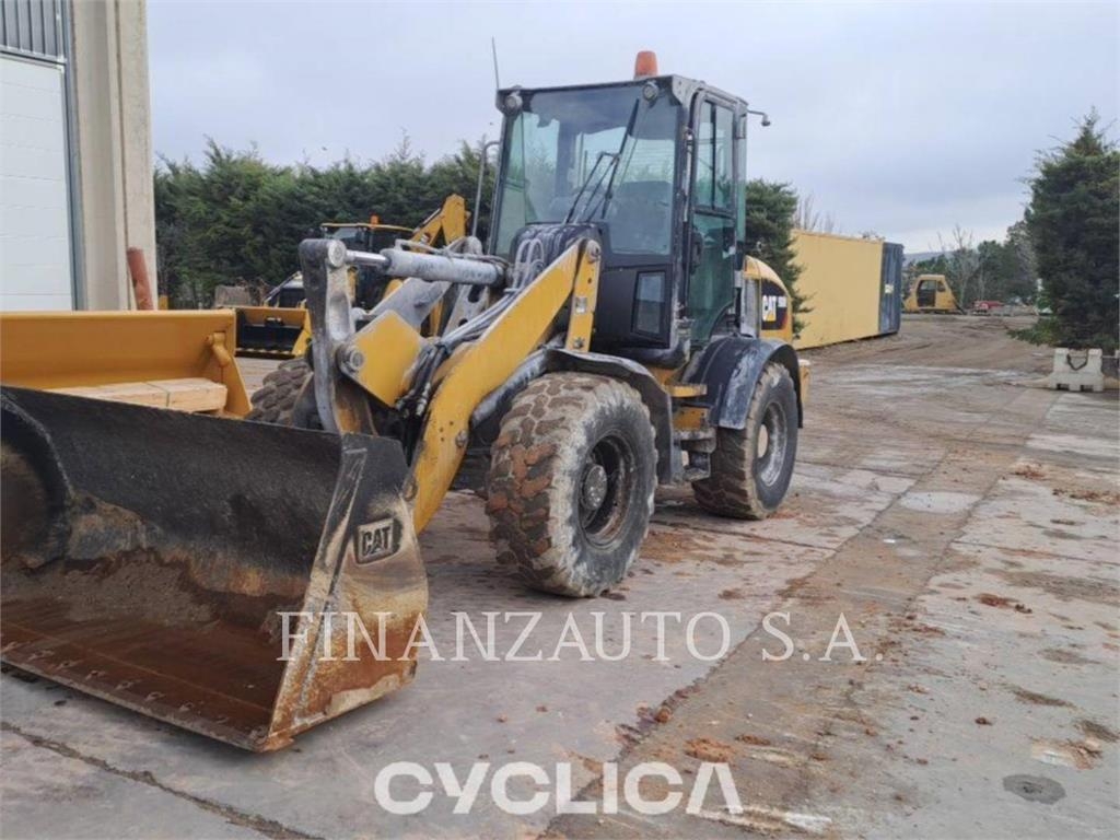 CAT 908M