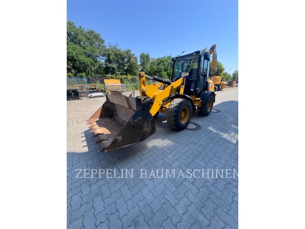 Chargeuse sur pneus Caterpillar 908M — occasion 2021, 4 244 h