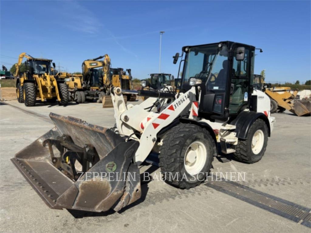 Chargeuse sur pneus Caterpillar 908M — occasion 2020, 1 482 h