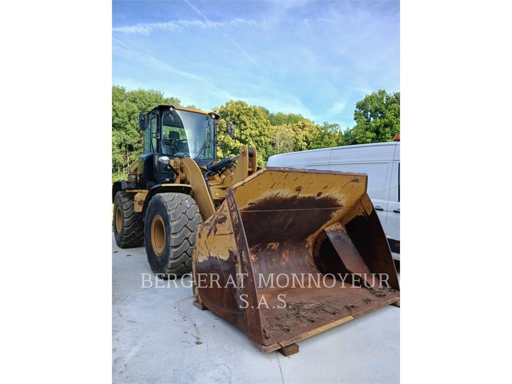 CAT 926M