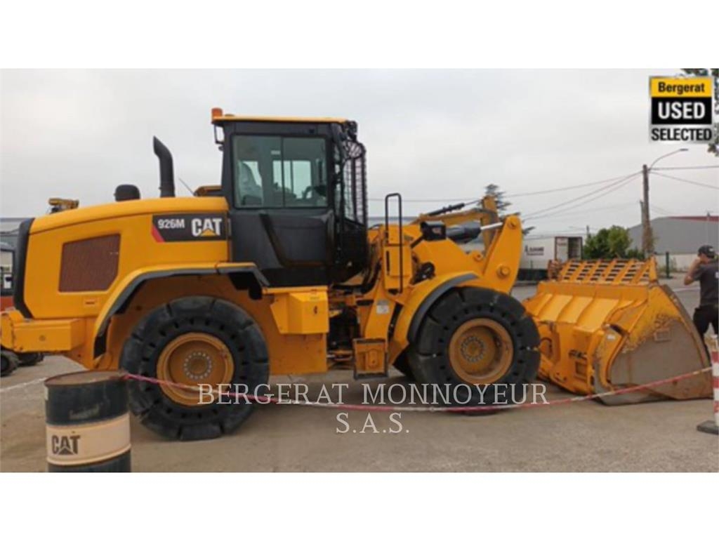 CAT 926M