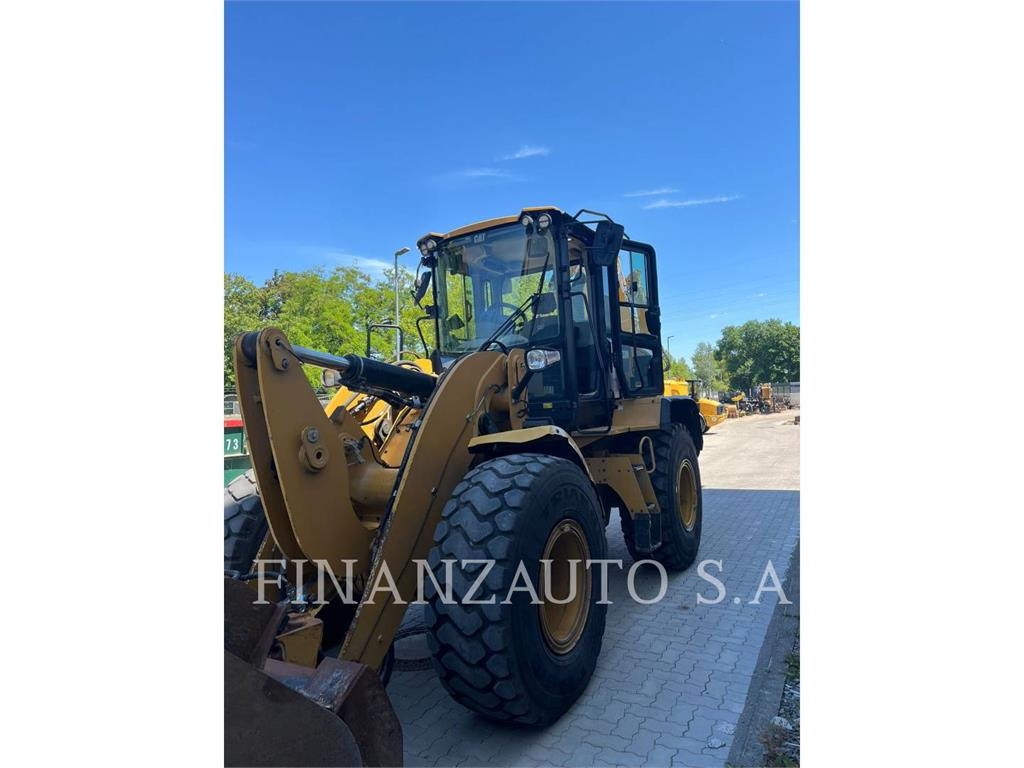 CAT 930M