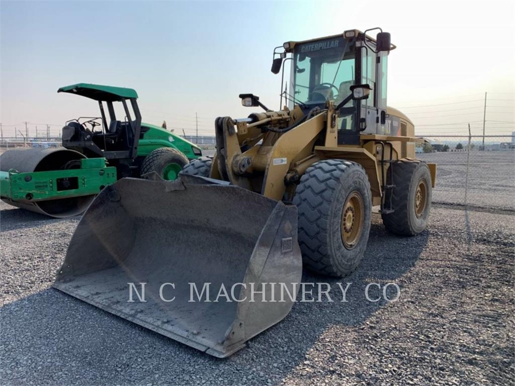 Chargeuse sur pneus Caterpillar 938H — occasion 2011, 14 411 h