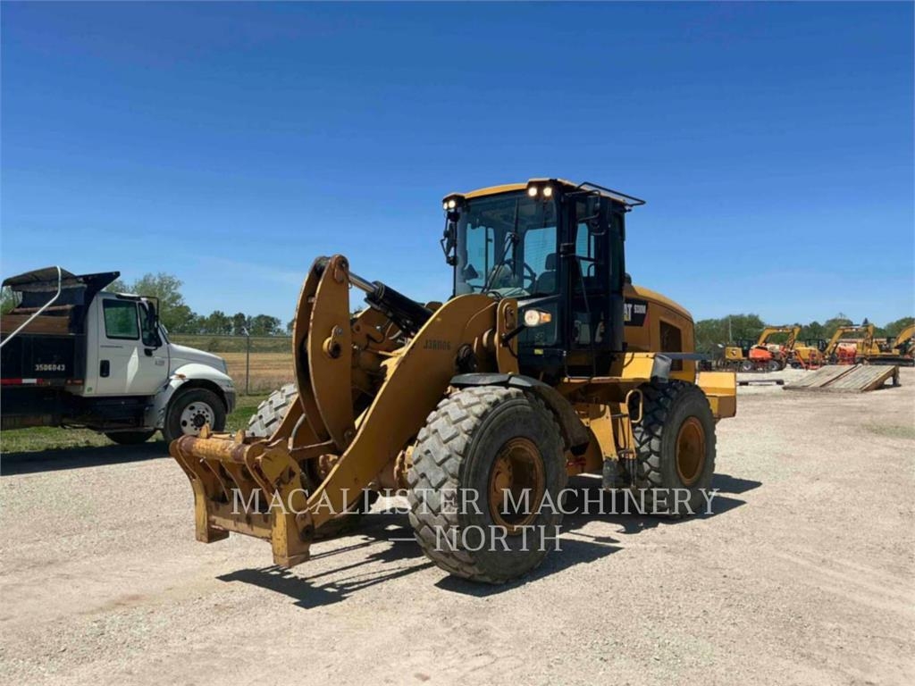 CAT 938M