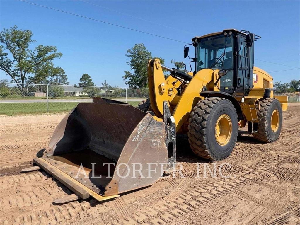 Chargeuse sur pneus Caterpillar 938M — occasion 2022, 5 204 h