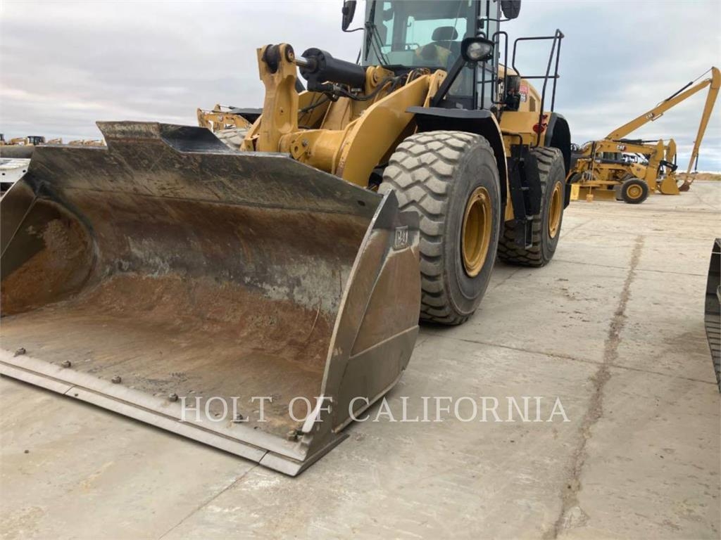 Chargeuse sur pneus Caterpillar 966 — occasion 2022, 3 143 h