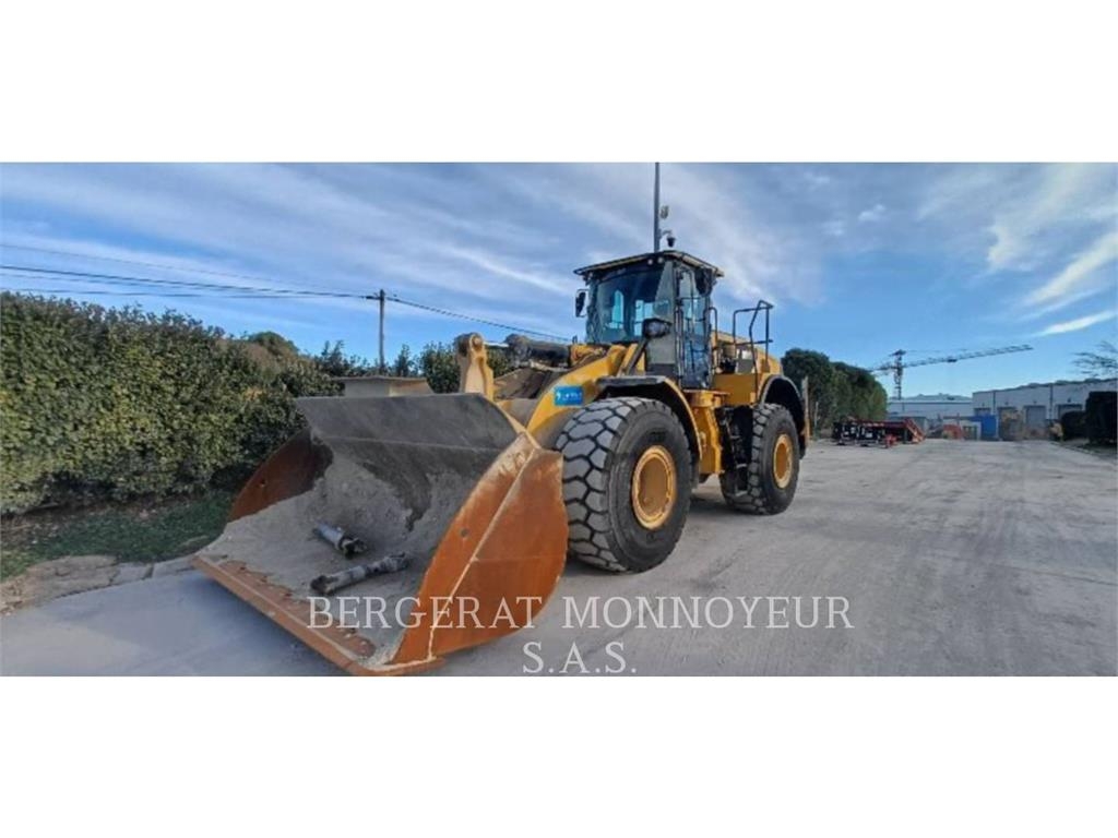 CAT 966M
