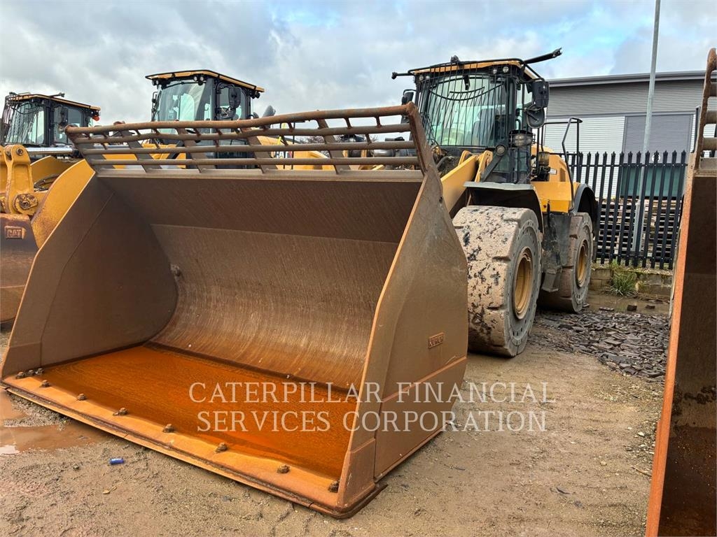 CAT 966M