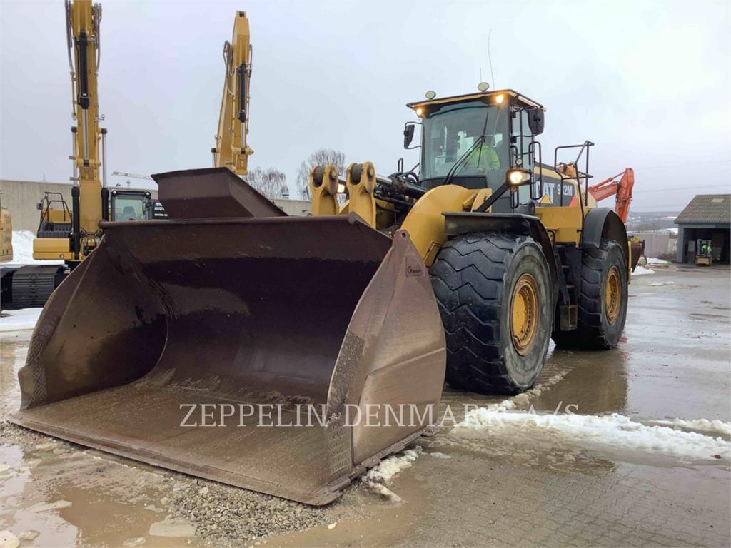 CAT 982M