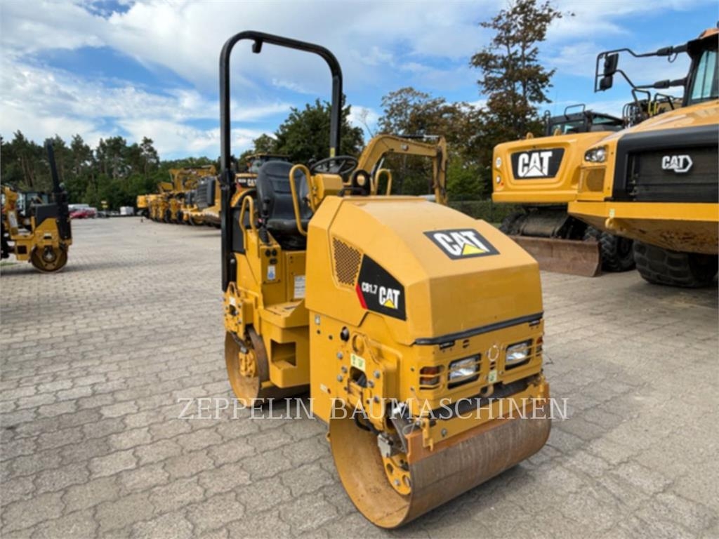 Compacteur Caterpillar CB1.7 — occasion 2021, 742 h