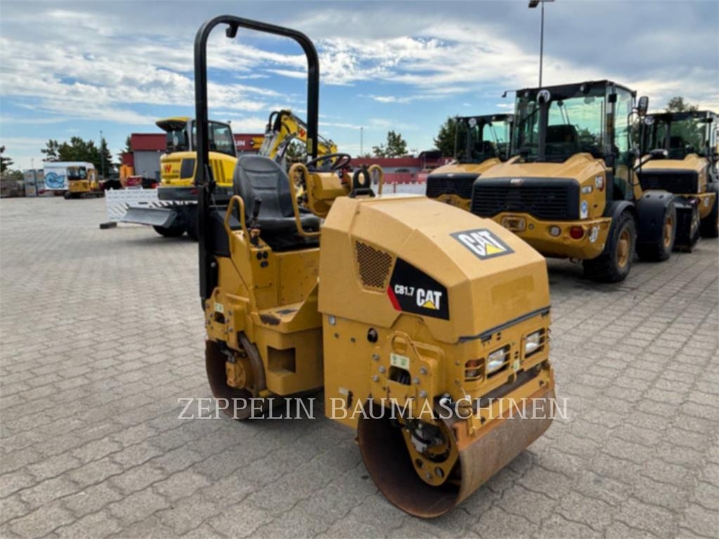 Compacteur Caterpillar CB1.7 — occasion 2020, 600 h