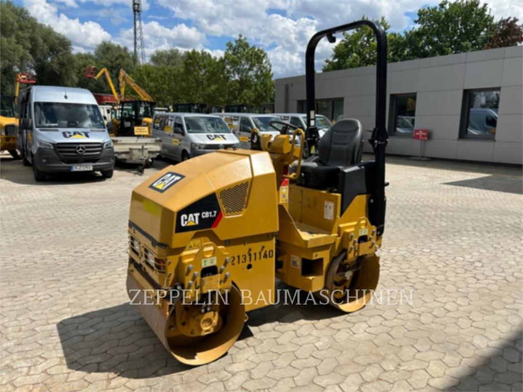 Compacteur Caterpillar CB1.7 — occasion 2021, 620 h
