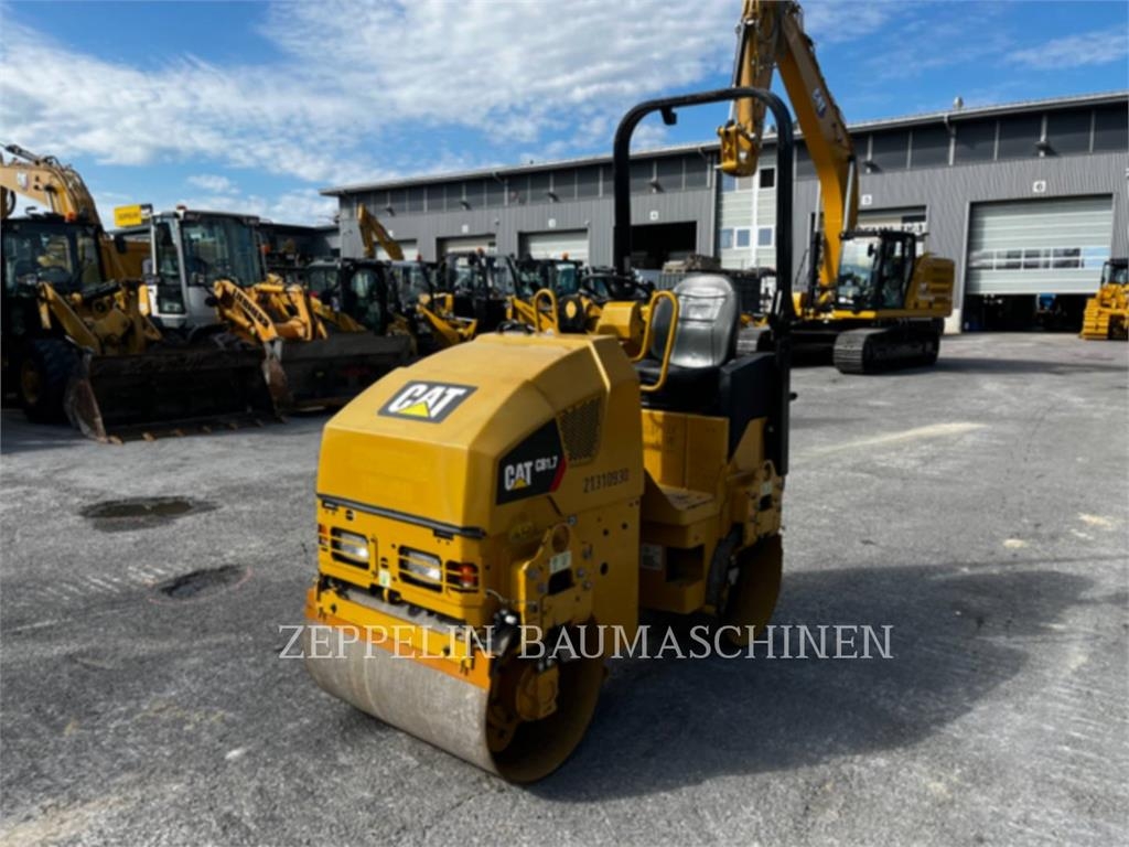 CAT CB1.7