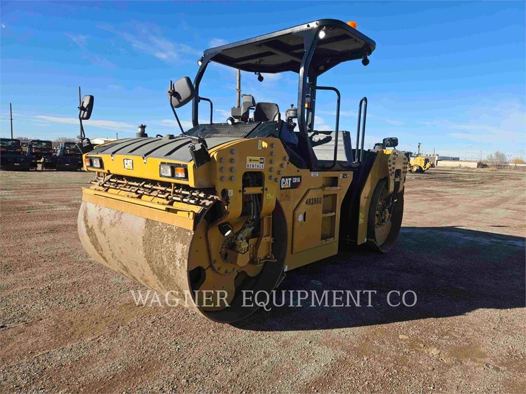 Compacteur Caterpillar CB16 — occasion 2021, 3 105 h