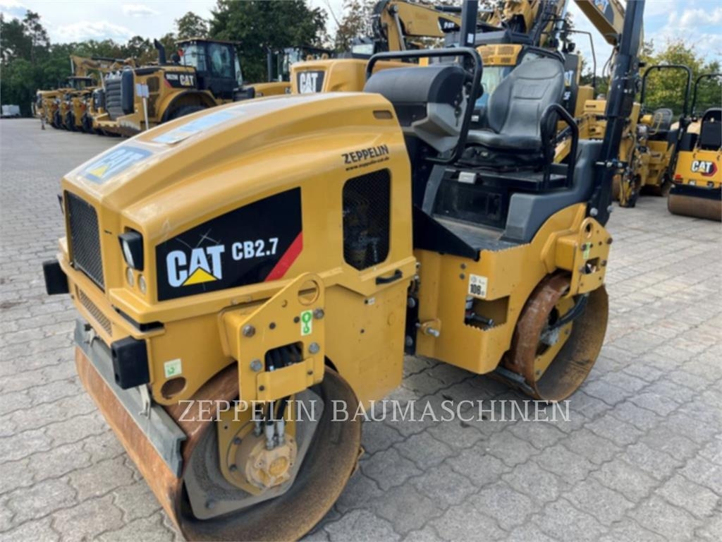 Compacteur Caterpillar CB2.7 — occasion 2021, 669 h