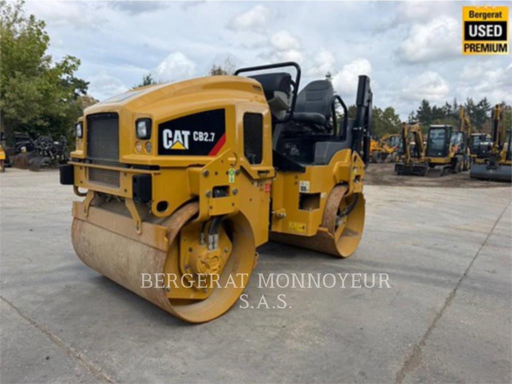 Rouleau monocylindre Caterpillar CB2.7 — occasion 2021, 451 h