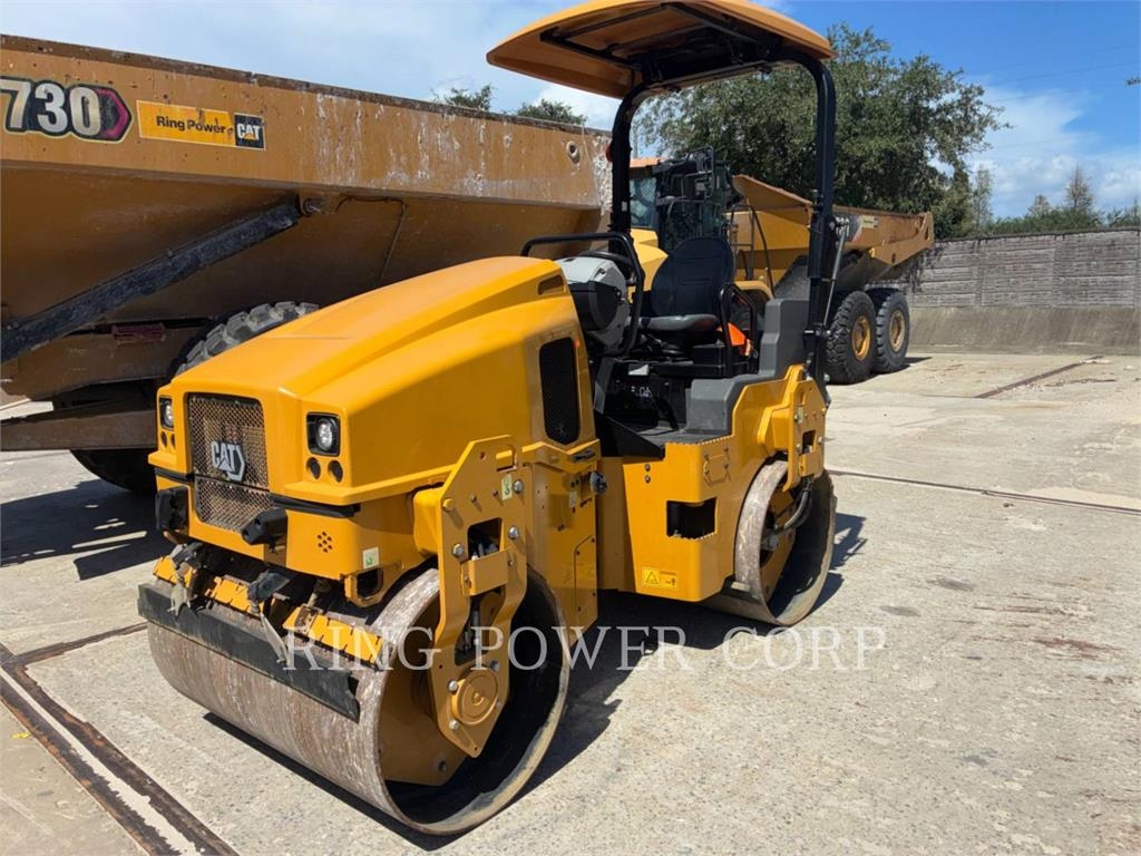 Rouleau tandem Caterpillar CB4.0 — occasion 2023, 1 167 h