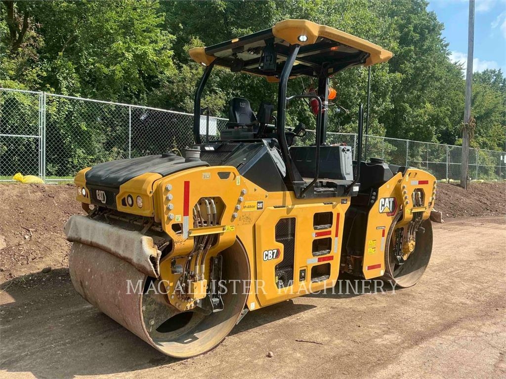 Rouleau tandem Caterpillar CB7 — occasion 2022, 719 h