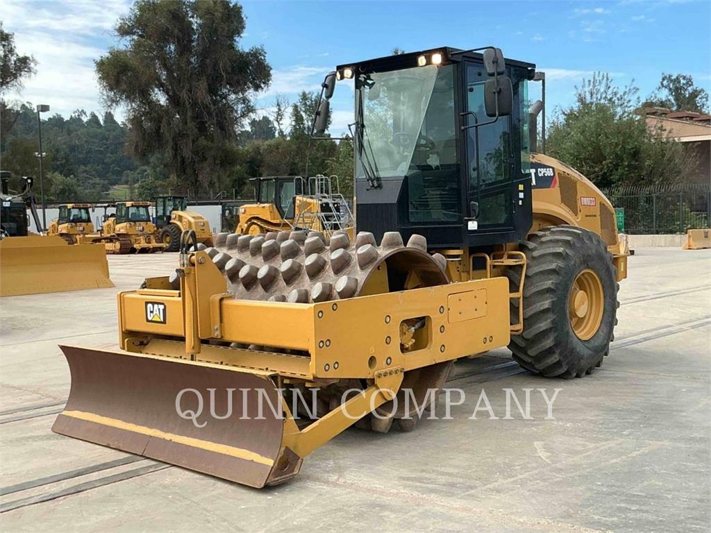 Rouleau monocylindre Caterpillar CP56B — occasion 2021, 1 564 h