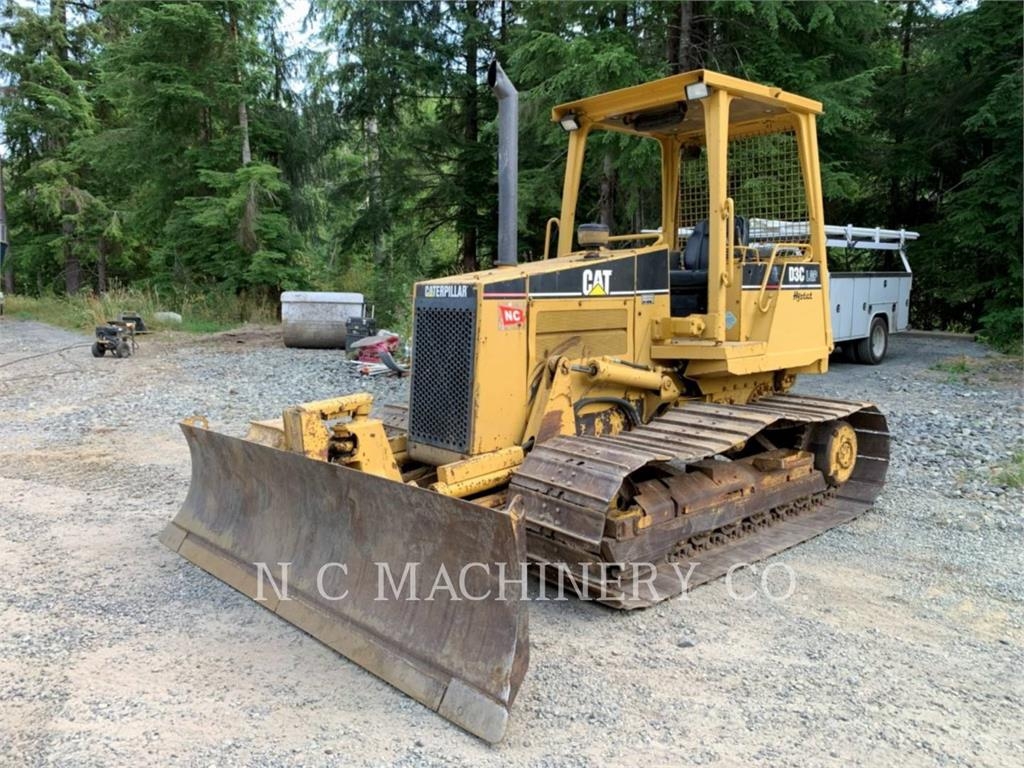Bulldozer Caterpillar D3C — occasion 2000, 3 764 h