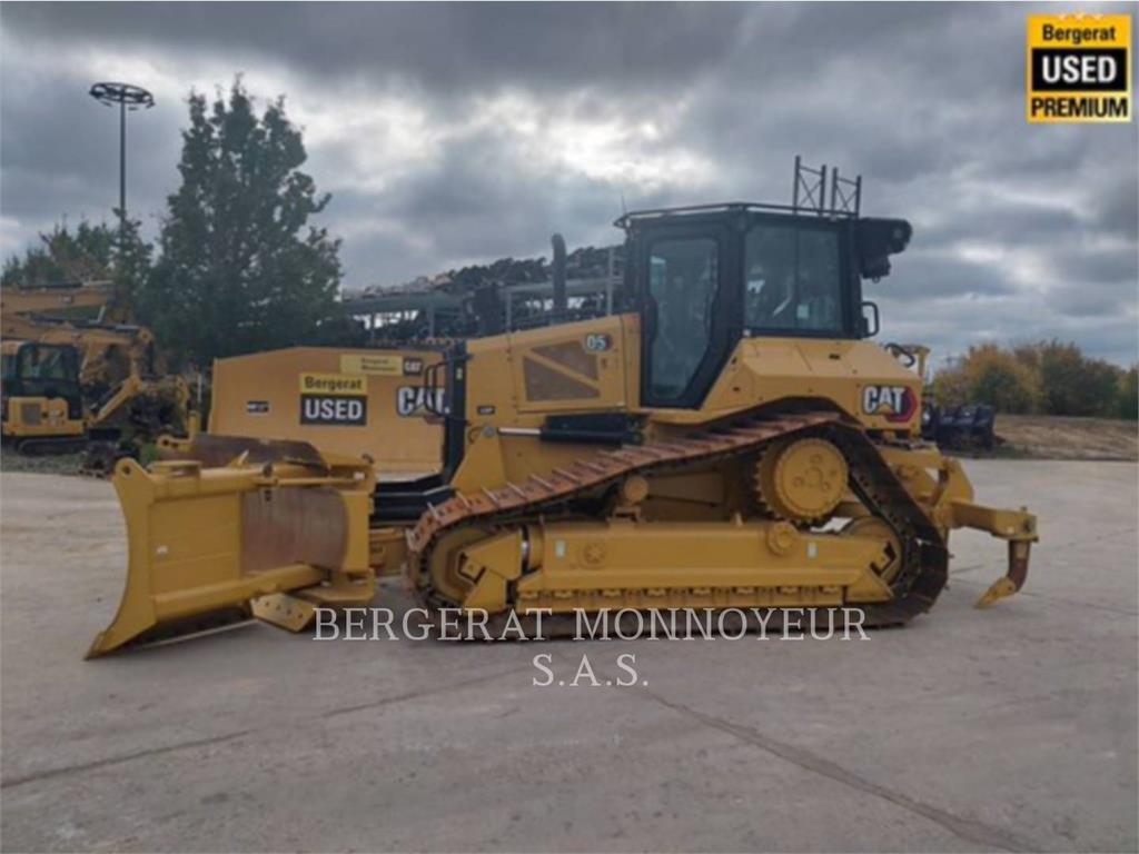 CAT D5