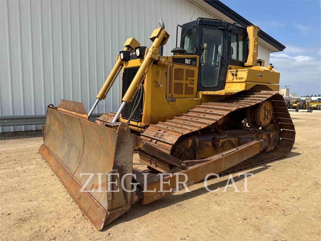 Bulldozer Caterpillar D6T — occasion 2011, 10 551 h